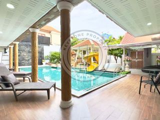 Villa zur Miete und zum Kauf mit 5 Zimmer in Bang Lamung, Chonburi