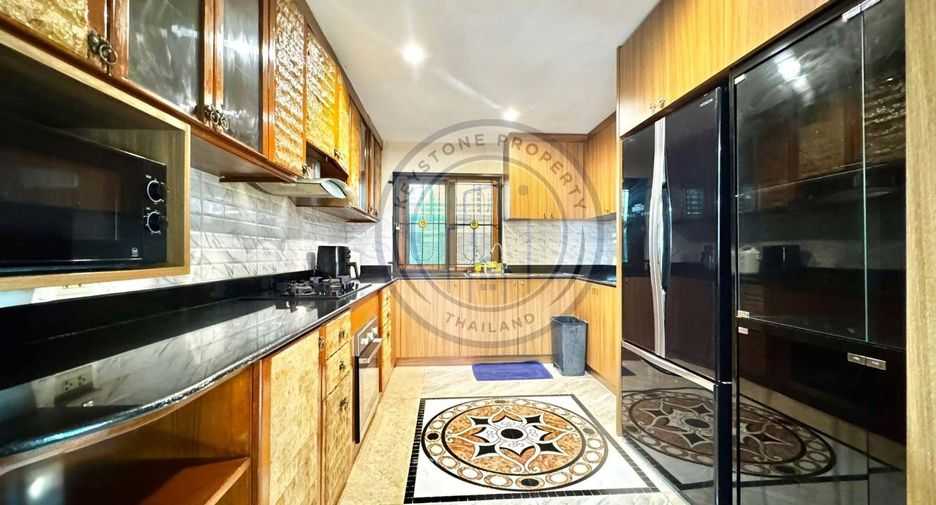 Villa zur Miete und zum Kauf mit 5 Zimmer in Bang Lamung, Chonburi
