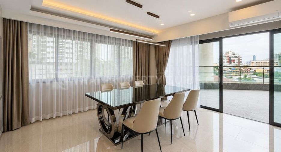For rent 3 bedrooms condo in Khlong Toei, Bangkok