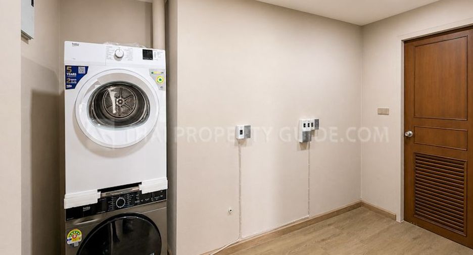 For rent 3 bedrooms condo in Khlong Toei, Bangkok