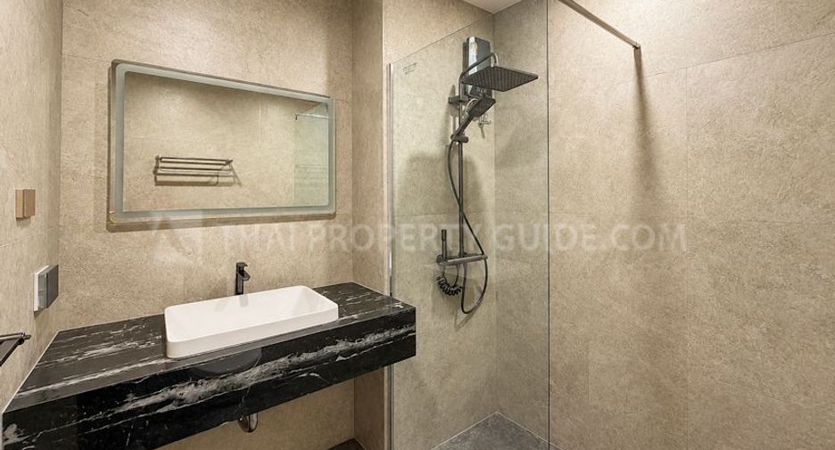 For rent 3 bedrooms condo in Khlong Toei, Bangkok