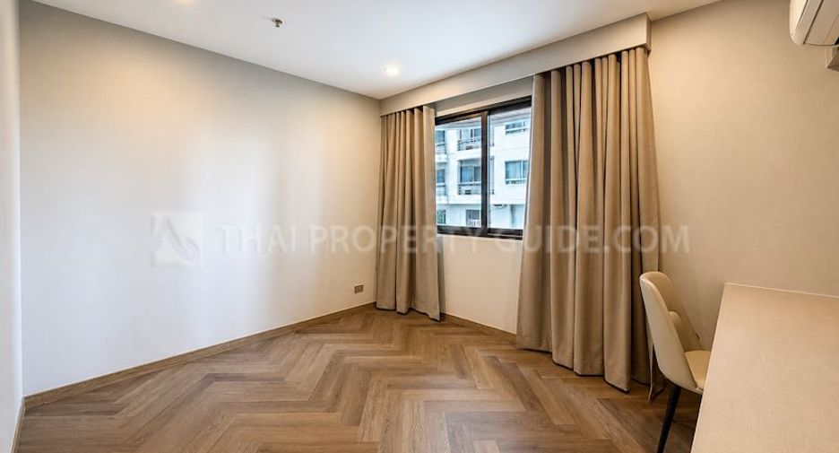 For rent 3 bedrooms condo in Khlong Toei, Bangkok