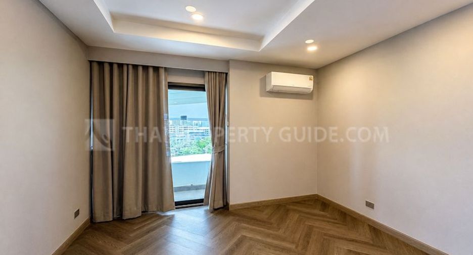 For rent 3 bedrooms condo in Khlong Toei, Bangkok