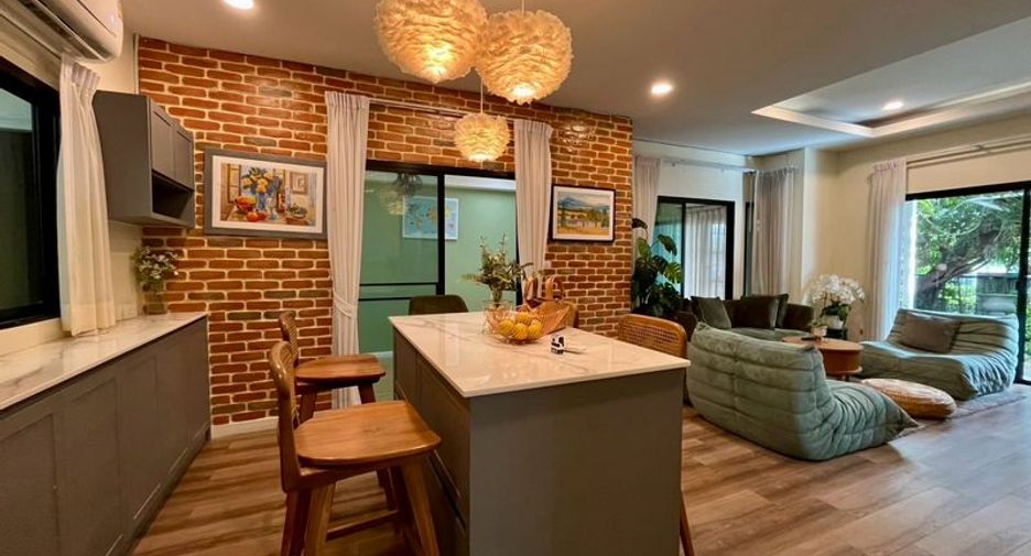À vendre 3 chambres maison à Si Racha, Chonburi