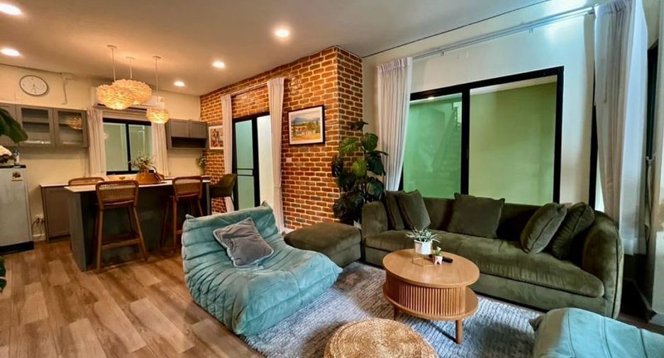 À vendre 3 chambres maison à Si Racha, Chonburi