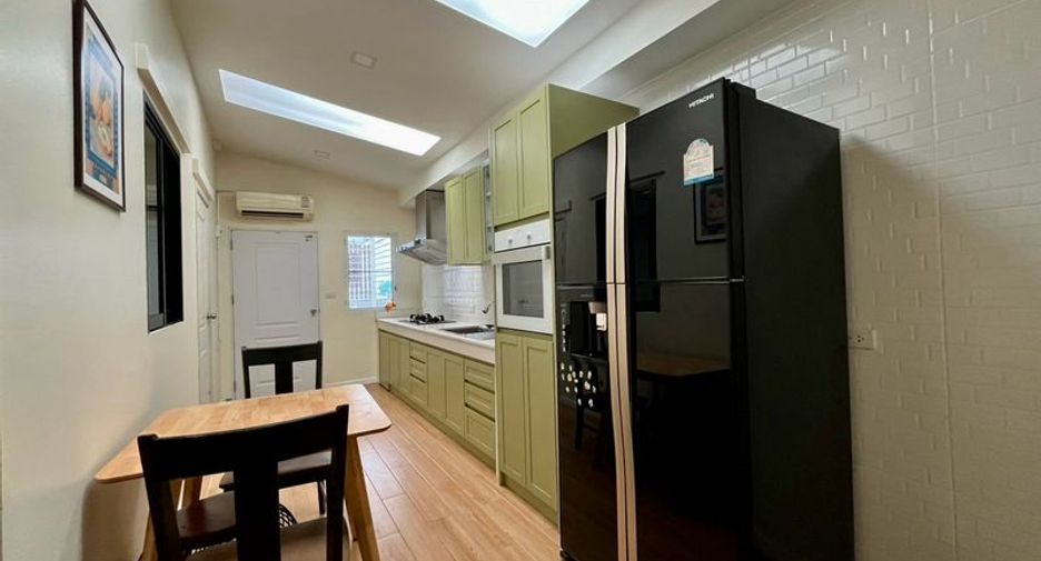 À vendre 3 chambres maison à Si Racha, Chonburi