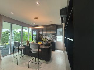 Haus zum Kauf mit 4 Zimmer in Taling Chan, Bangkok