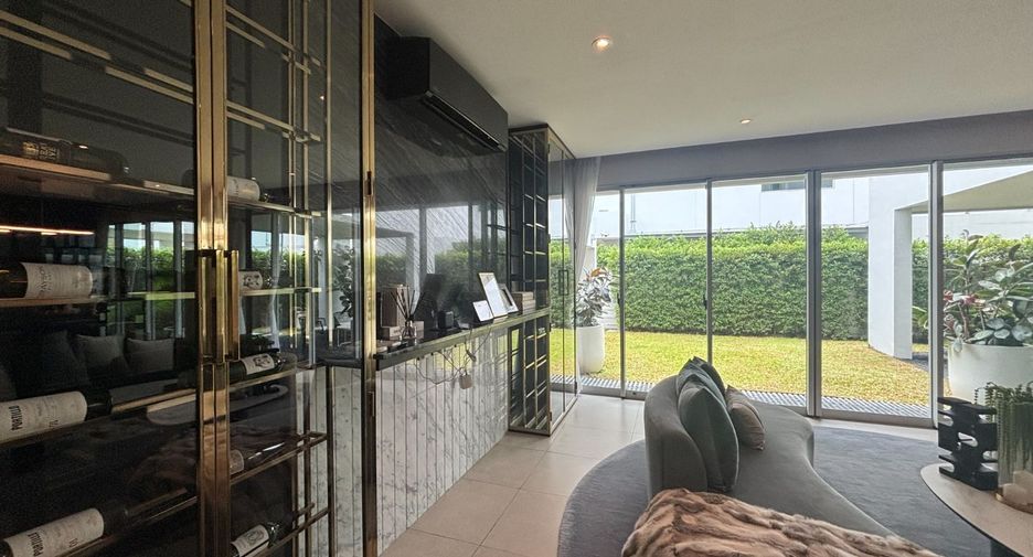 Haus zum Kauf mit 4 Zimmer in Taling Chan, Bangkok