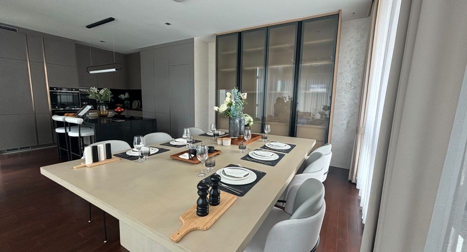 Haus zum Kauf mit 4 Zimmer in Taling Chan, Bangkok