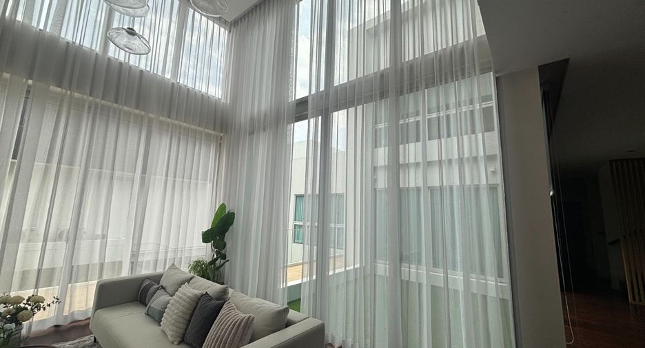 Haus zum Kauf mit 4 Zimmer in Taling Chan, Bangkok