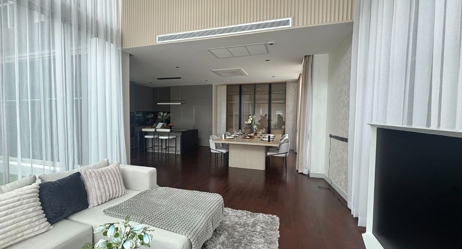 Haus zum Kauf mit 4 Zimmer in Taling Chan, Bangkok