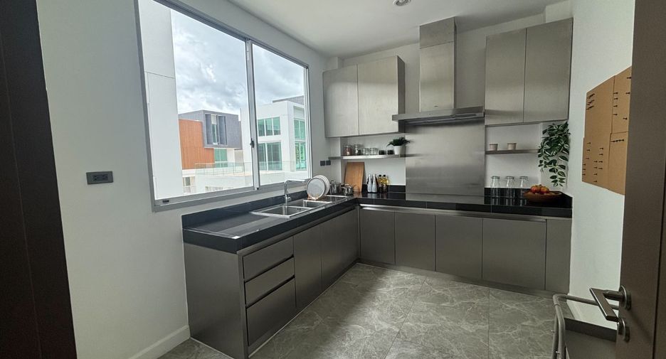 Haus zum Kauf mit 4 Zimmer in Taling Chan, Bangkok