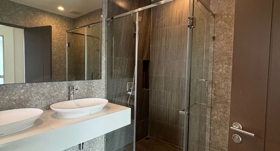Haus zum Kauf mit 4 Zimmer in Taling Chan, Bangkok