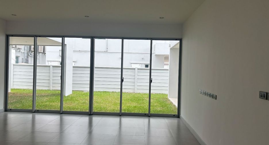 Haus zum Kauf mit 4 Zimmer in Taling Chan, Bangkok