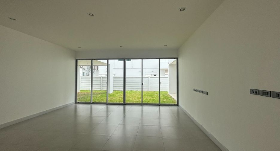 Haus zum Kauf mit 4 Zimmer in Taling Chan, Bangkok