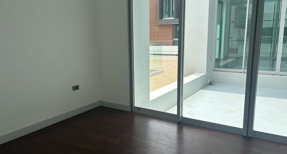 Haus zum Kauf mit 4 Zimmer in Taling Chan, Bangkok