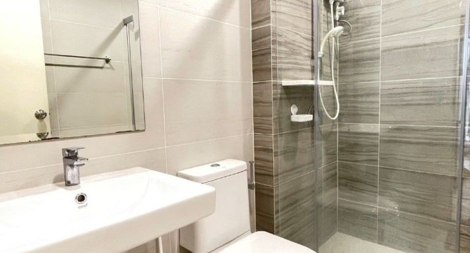 For rent and for sale 1 bed condo in Mueang Samut Prakan, Samut Prakan