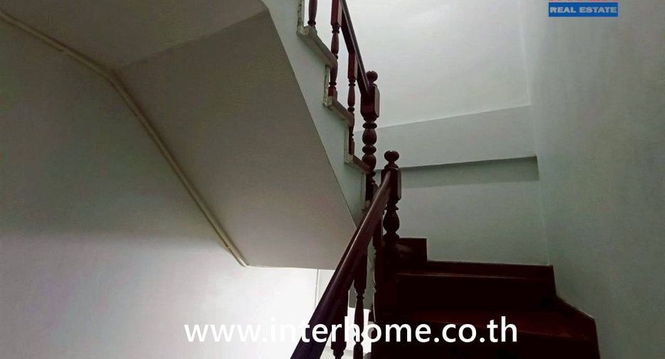 Casa adosada en venta de 4 habitaciones en Khan Na Yao, Bangkok