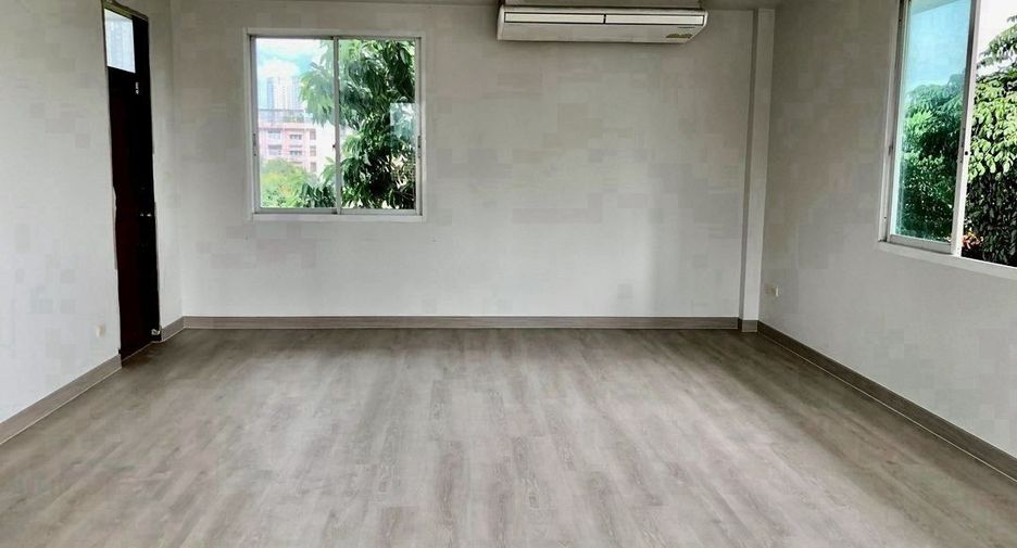 For rent 4 ベッドルーム house in Chom Thong, Bangkok