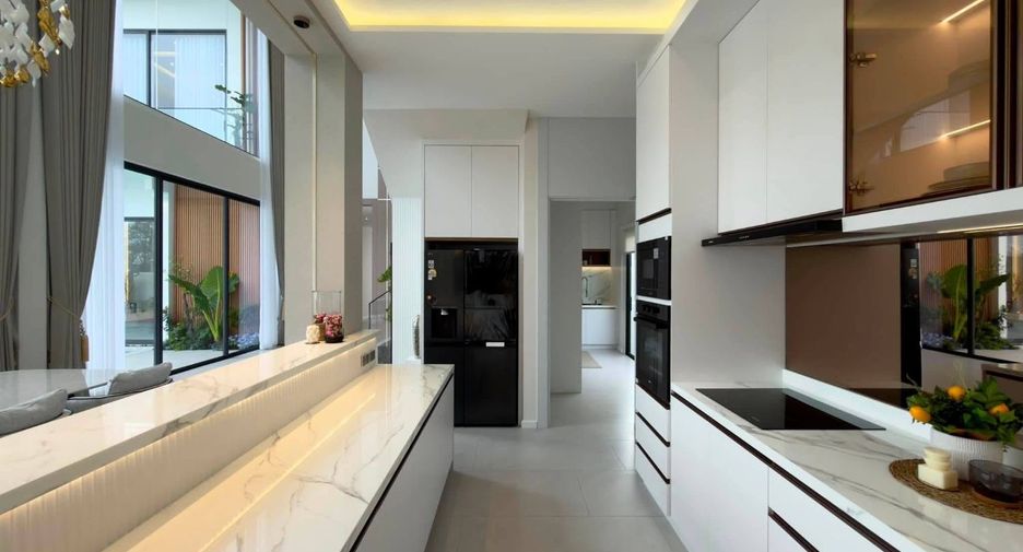 For sale 5 bedrooms villa in Bang Lamung, Chonburi