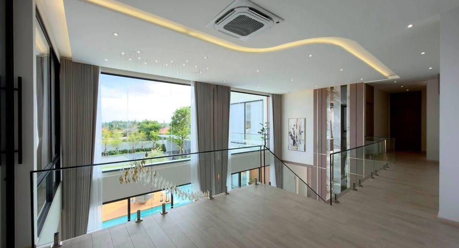 For sale 5 bedrooms villa in Bang Lamung, Chonburi