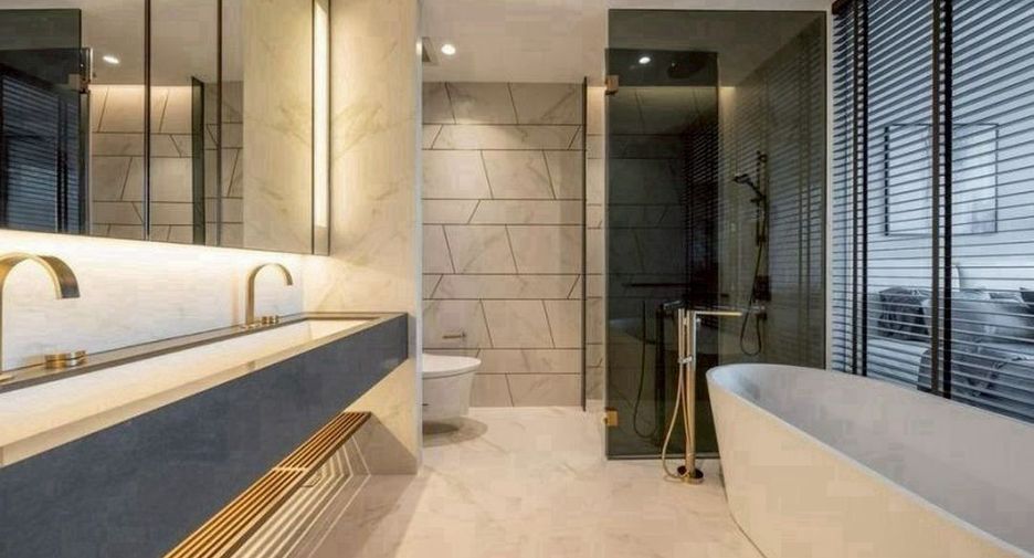 Продажа 2 спальни кондо в Кхлонг Тоеи, Бангкок