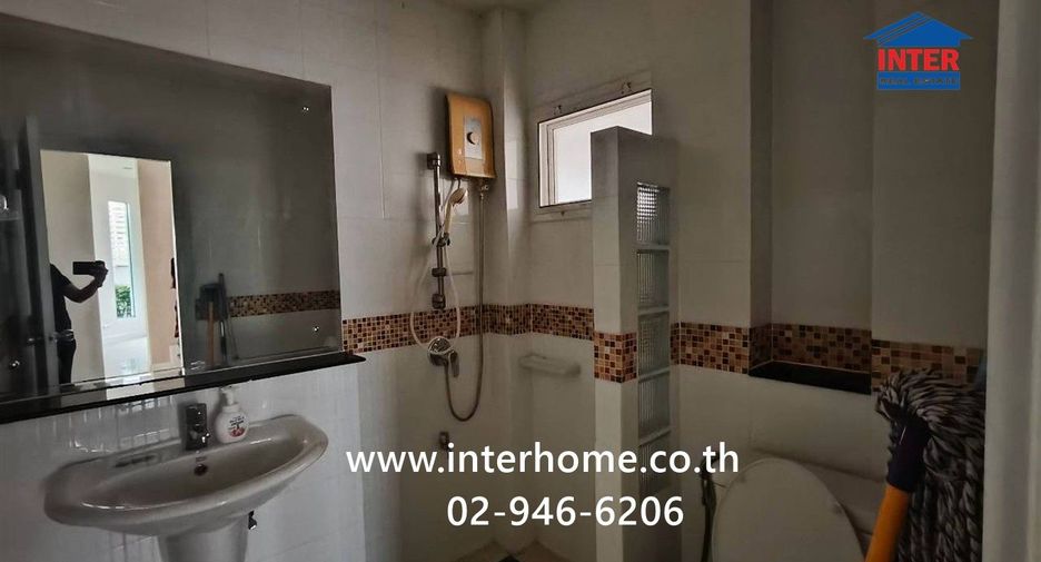 For sale 3 bedrooms house in Mueang Pathum Thani, Pathum Thani