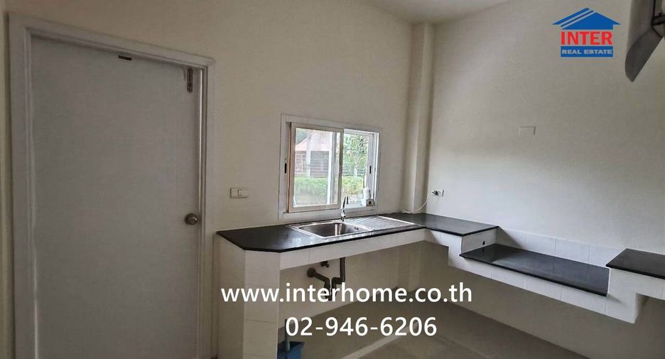 For sale 3 bedrooms house in Mueang Pathum Thani, Pathum Thani