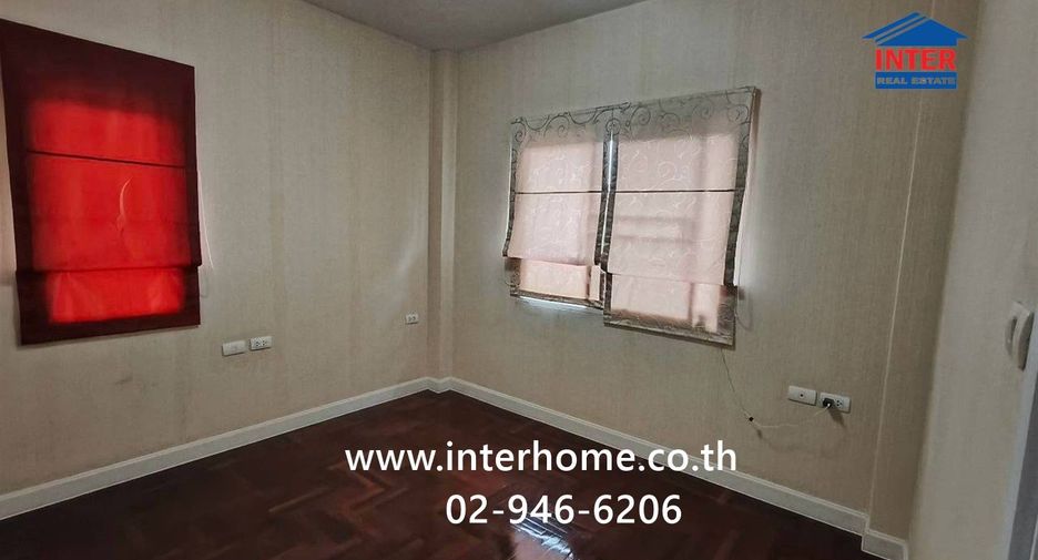 For sale 3 bedrooms house in Mueang Pathum Thani, Pathum Thani