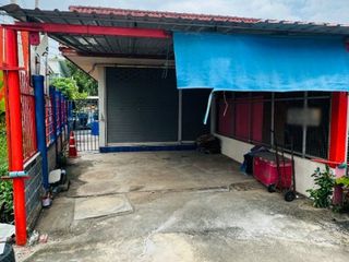 For sale 1 Beds townhouse in Ban Pho, Chachoengsao