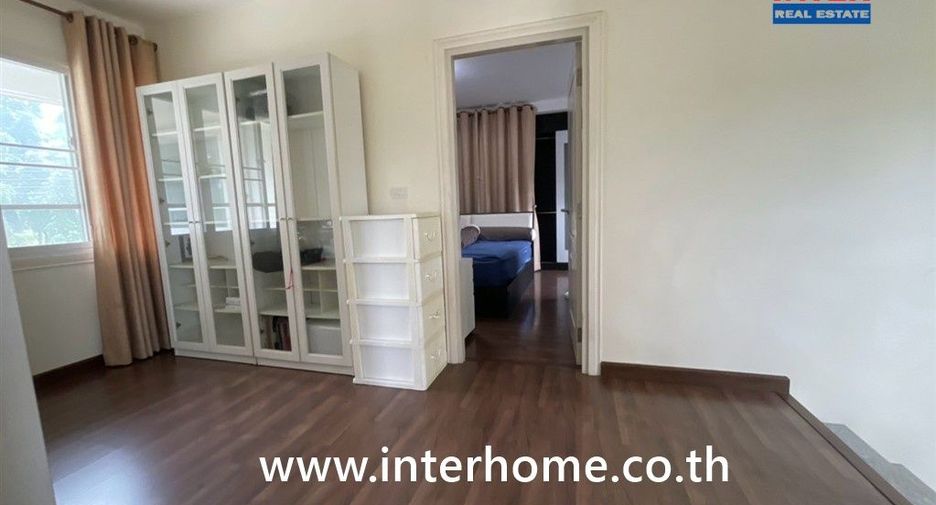 For sale 6 bedrooms house in Lat Krabang, Bangkok
