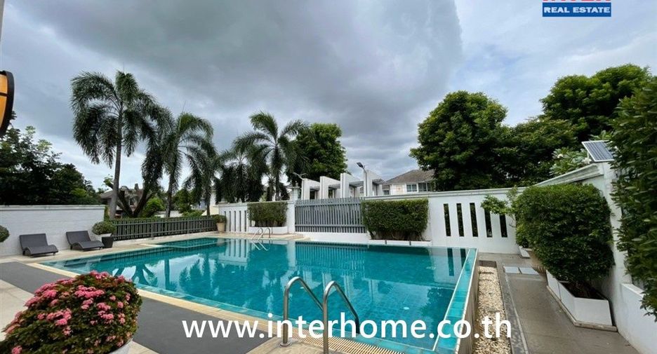 For sale 6 bedrooms house in Lat Krabang, Bangkok