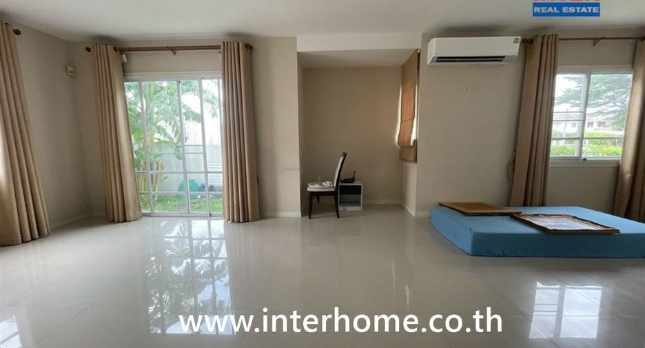 For sale 3 bedrooms house in Lat Krabang, Bangkok