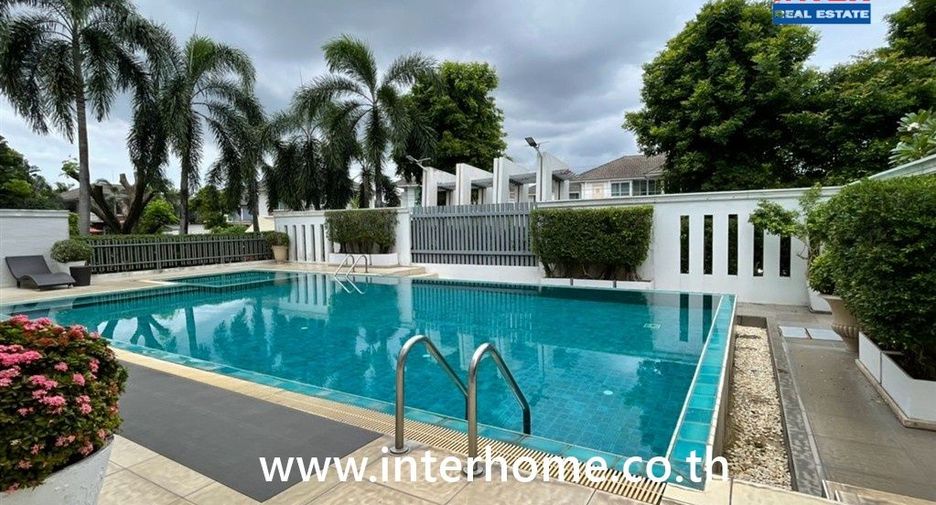 For sale 3 bedrooms house in Lat Krabang, Bangkok