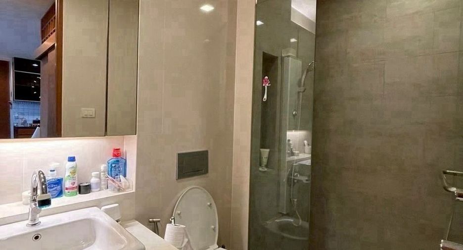 For sale 2 bedrooms condo in Khlong Toei, Bangkok