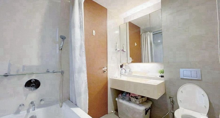 For sale 2 bedrooms condo in Khlong Toei, Bangkok