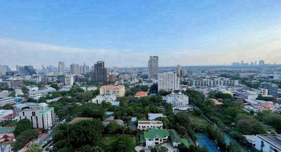 For sale 2 bedrooms condo in Khlong Toei, Bangkok