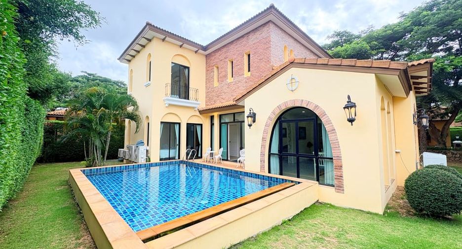 À louer 3 chambres villa à Huay Yai, Pattaya