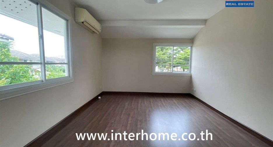 For sale 3 bedrooms house in Lat Krabang, Bangkok