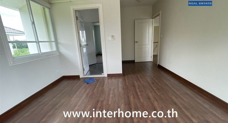 For sale 3 bedrooms house in Lat Krabang, Bangkok