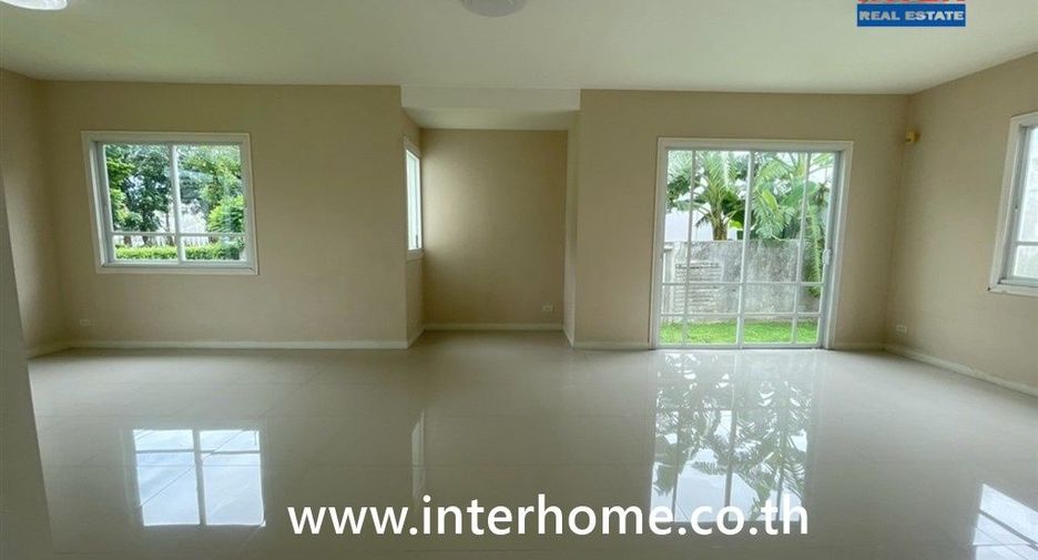 For sale 3 bedrooms house in Lat Krabang, Bangkok
