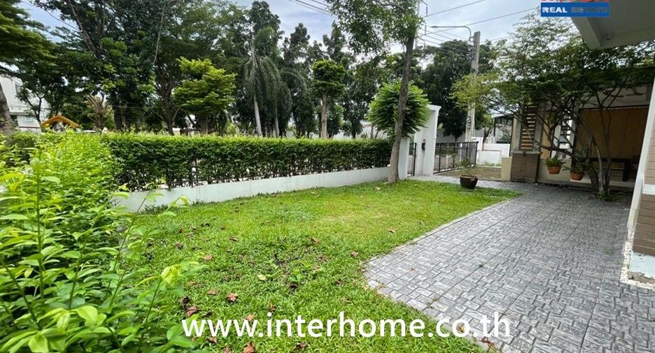For sale 3 bedrooms house in Lat Krabang, Bangkok