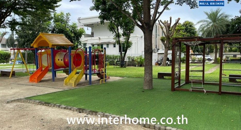 For sale 3 bedrooms house in Lat Krabang, Bangkok