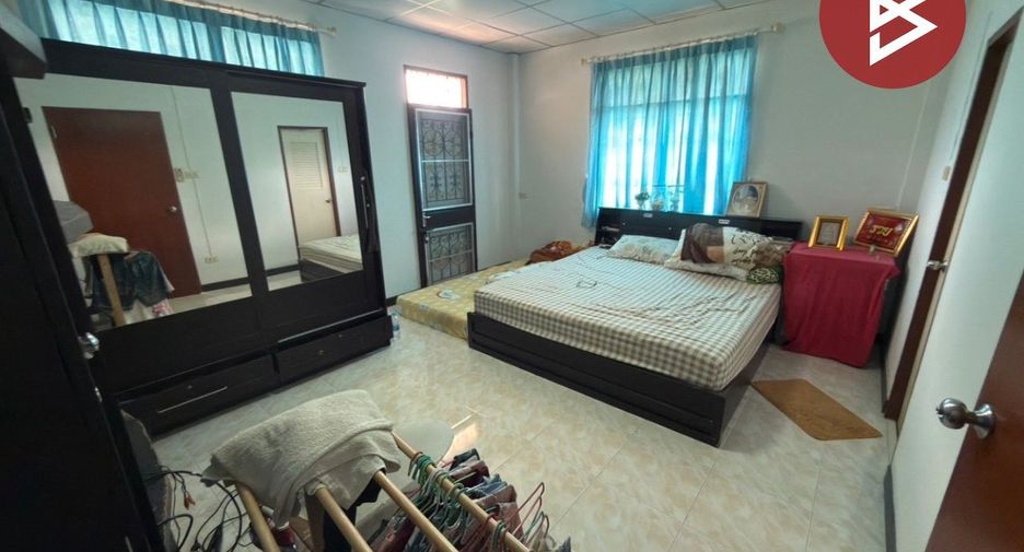 Casa adosada en venta de 3 habitaciones en Taling Chan, Bangkok