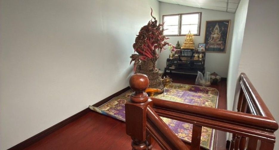 Casa adosada en venta de 3 habitaciones en Taling Chan, Bangkok