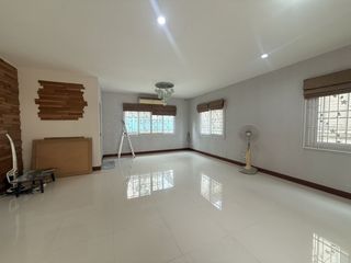 Haus zum Kauf mit 3 Zimmer in Thung Khru, Bangkok