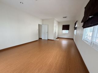 Haus zum Kauf mit 3 Zimmer in Thung Khru, Bangkok