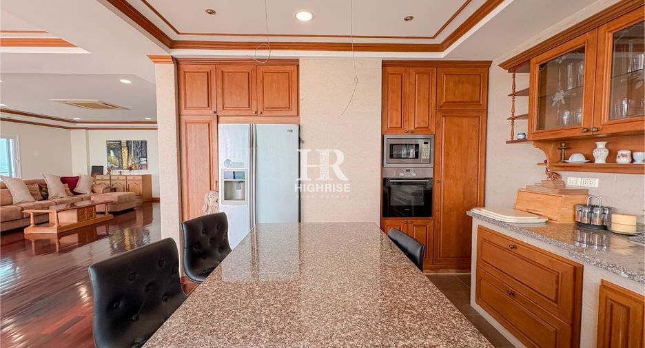 À vendre 4 chambres condo à Na Jomtien, Pattaya
