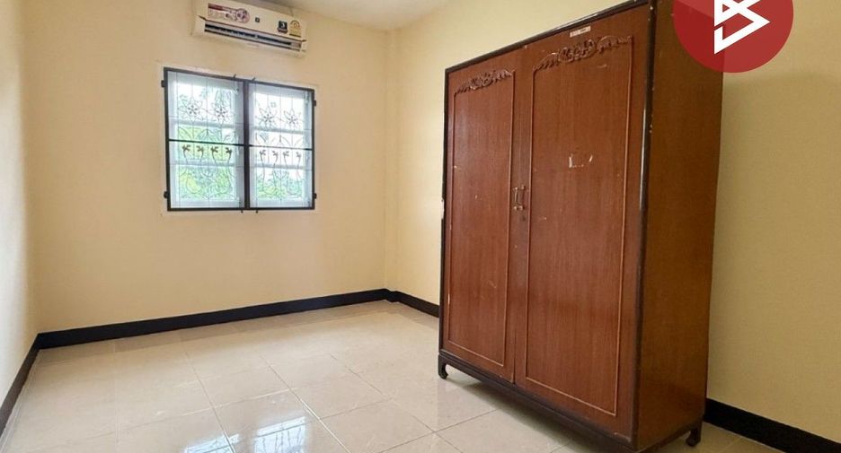 For sale 2 bedrooms townhouse in Nakhon Chai Si, Nakhon Pathom