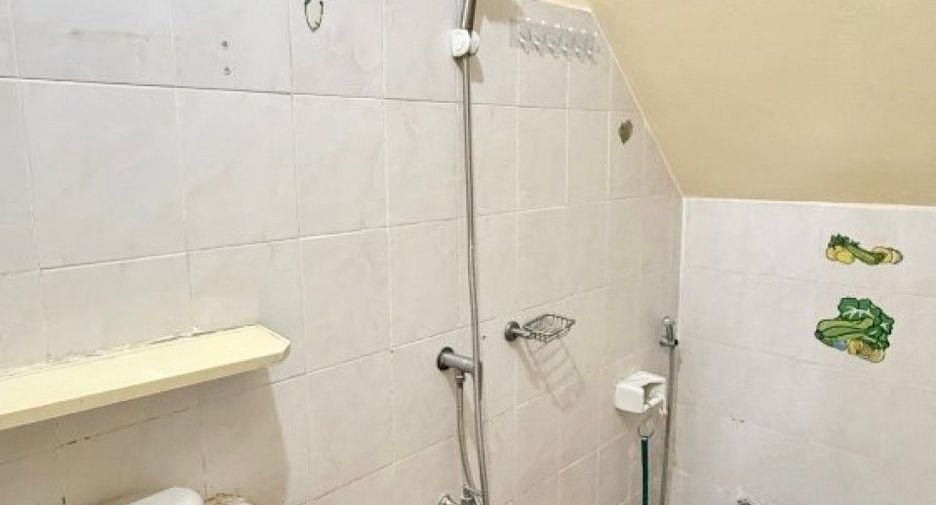 For sale 2 bedrooms townhouse in Nakhon Chai Si, Nakhon Pathom
